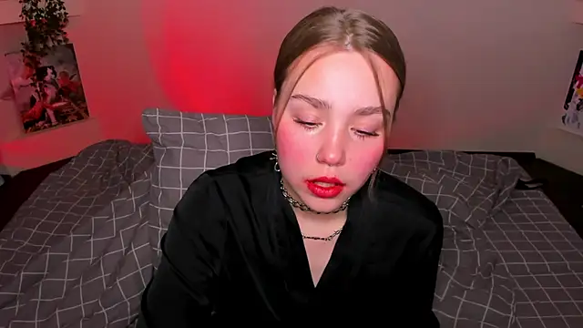 Snapshot of YourMegan chatting on 05-11-26, 05:54 YourMegan online show from 05-11-26, 05:54