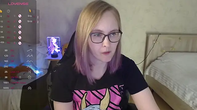 Agatha Mott online show from 10-10-25, 05:17