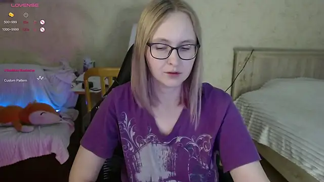 Agatha Mott online show from 10-24-25, 05:04