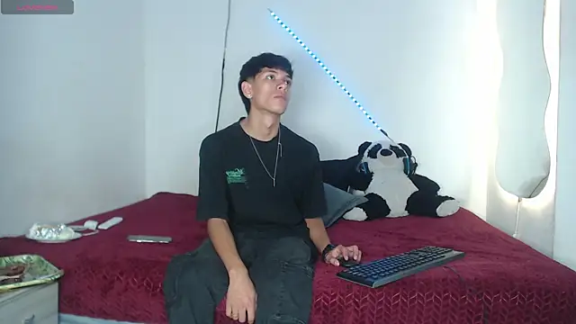 Snapshot of the_murderer chatting on 03-13-25, 03:00 the murderer online show from 03-13-25, 03:00