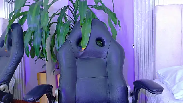 triana crimson online show from 03-10-26, 02:55