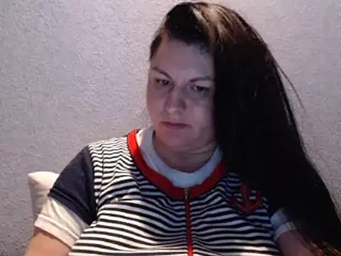 KiraSwee online show from 10-09-25, 05:33