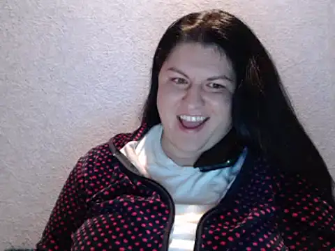 KiraSwee online show from 10-18-25, 04:52