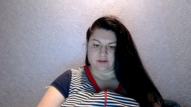 KiraSwee online show from 11-28-25, 07:16