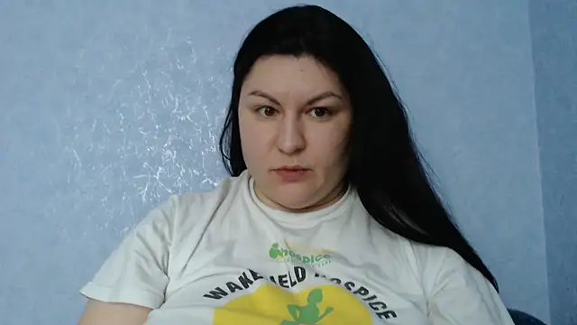 KiraSwee online show from 12-17-25, 07:36