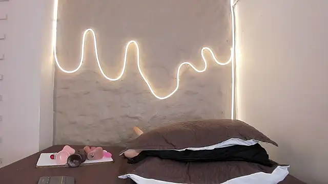 Demy Ruiz online show from 10-08-25, 03:04