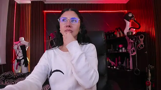 XiaQueen online show from 10-18-25, 08:42