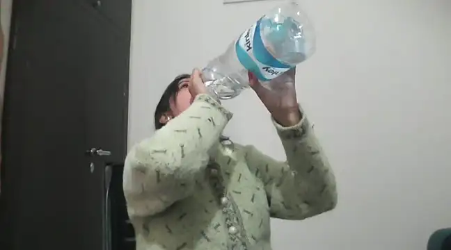 Queen Couple online show from 02-06-25, 11:43