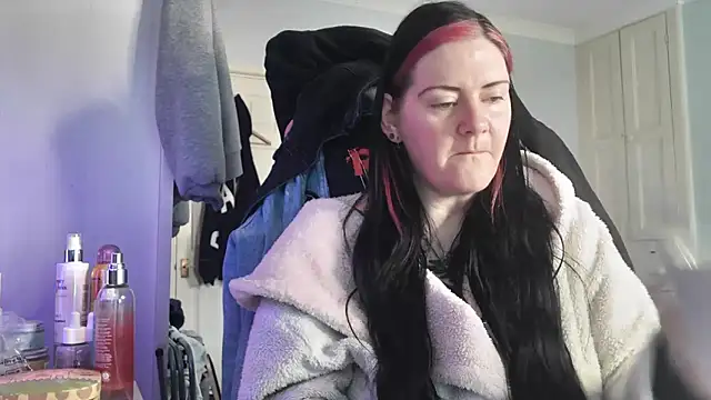 AureliaXOX online show from 11-03-25, 09:54