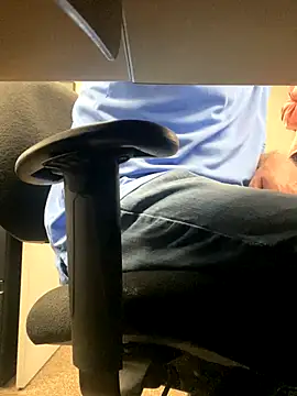 Snapshot of hintly chatting on 11-17-25, 09:42 hintly online show from 11-17-25, 09:42