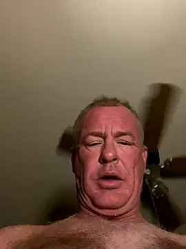 Snapshot of hintly chatting on 11-18-25, 12:42 hintly online show from 11-18-25, 12:42