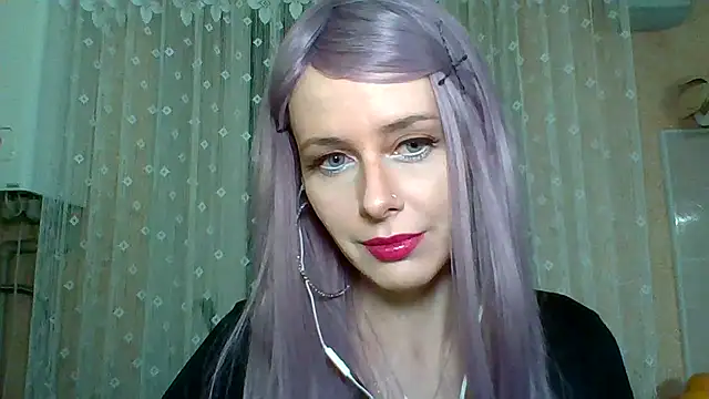 LuminousLady online show from 02-11-25, 08:10