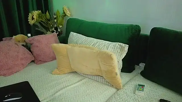 SweetAnia  online show from 06-29-26, 07:58