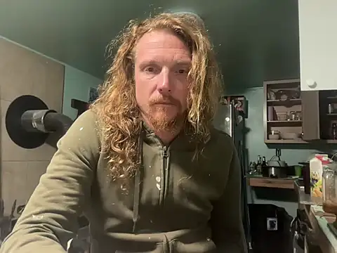 Snapshot of redone8in chatting on 09-25-25, 09:13 redone8in online show from 09-25-25, 09:13