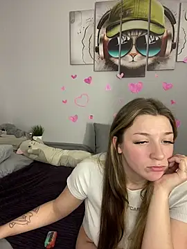 Snapshot of MollyMi0 chatting on 02-19-25, 11:46 MollyMi0 online show from 02-19-25, 11:46