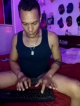 Snapshot of XhaseFoX chatting on 03-10-25, 06:16 XhaseFoX online show from 03-10-25, 06:16