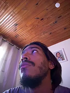 Mineirinho043 online show from 02-05-26, 03:49