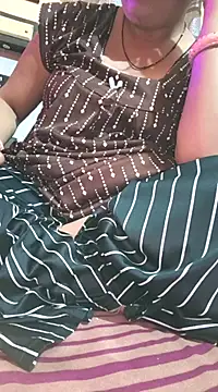 Snapshot of neha007-K chatting on 02-17-25, 06:15 neha007-K online show from 02-17-25, 06:15