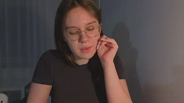 Mia Luw online show from 03-29-26, 03:23