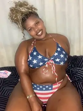 Snapshot of Cuddle_Bear chatting on 03-11-26, 01:00 Cuddle Bear online show from 03-11-26, 01:00