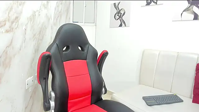 Snapshot of ANDRES_STUD chatting on 10-08-25, 04:43 ANDRES STUD online show from 10-08-25, 04:43