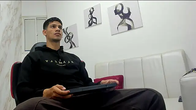 Snapshot of ANDRES_STUD chatting on 10-14-25, 04:24 ANDRES STUD online show from 10-14-25, 04:24