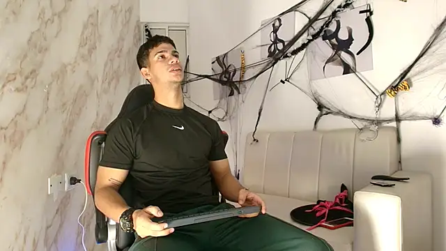 Snapshot of ANDRES_STUD chatting on 10-25-25, 05:26 ANDRES STUD online show from 10-25-25, 05:26