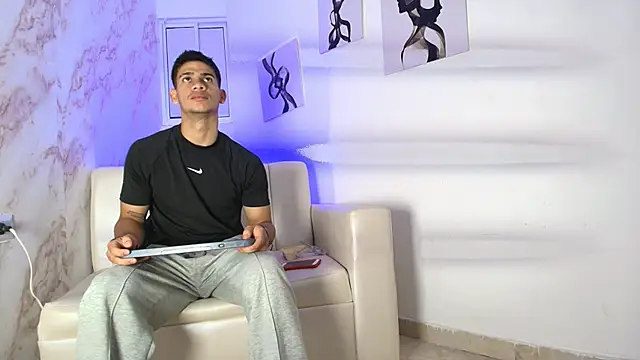 Snapshot of ANDRES_STUD chatting on 11-04-25, 04:44 ANDRES STUD online show from 11-04-25, 04:44