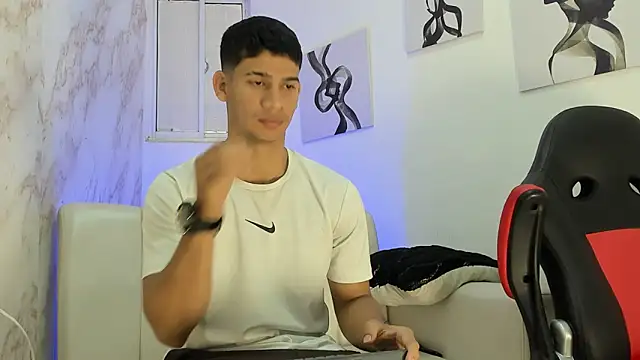 Snapshot of ANDRES_STUD chatting on 11-18-25, 12:42 ANDRES STUD online show from 11-18-25, 12:42