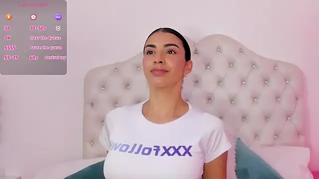 Snapshot of FelicityAdams chatting on 03-07-25, 01:07 FelicityAdams online show from 03-07-25, 01:07