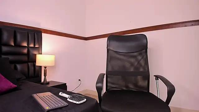 Manu bauer online show from 03-01-25, 04:33