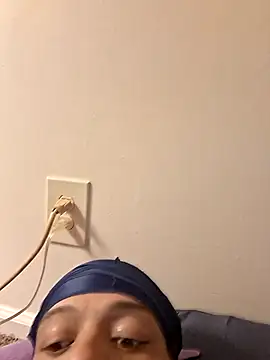 Locdawgg11 online show from 09-30-25, 04:12