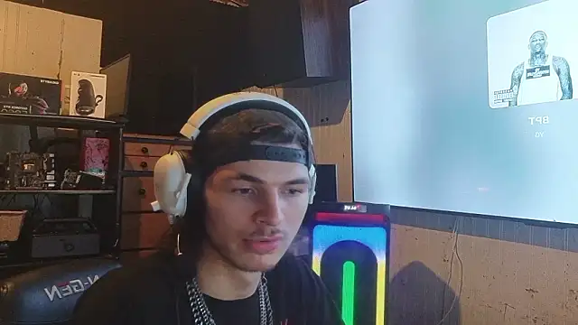 Snapshot of nuttyking2022 chatting on 02-04-26, 07:36 nuttyking2022 online show from 02-04-26, 07:36