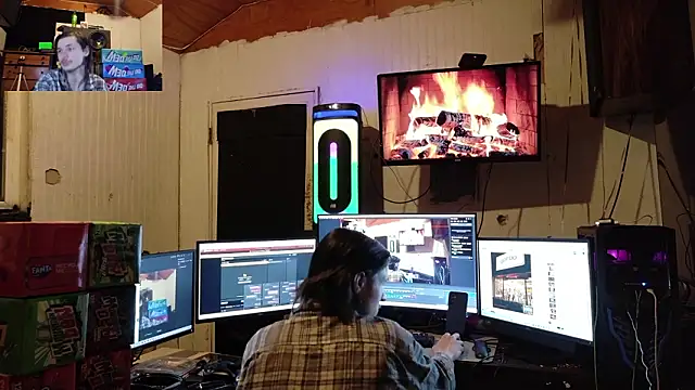 Snapshot of nuttyking2022 chatting on 02-13-26, 04:19 nuttyking2022 online show from 02-13-26, 04:19