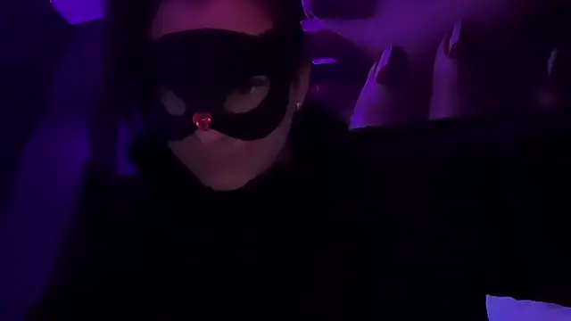 Loveblackzilla online show from 02-28-25, 08:07