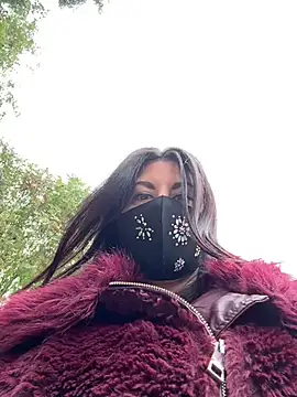 Loveblackzilla online show from 10-11-25, 10:58