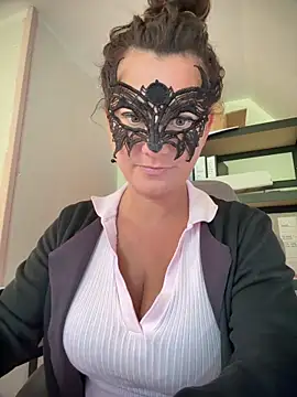 Loveblackzilla online show from 03-17-26, 01:47