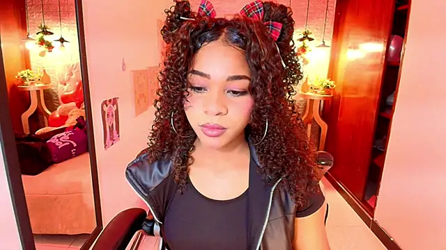 tylla  online show from 03-17-25, 04:08