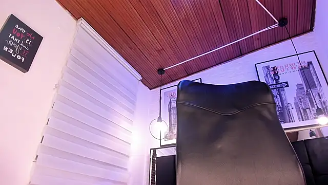 tylla  online show from 09-13-25, 03:39