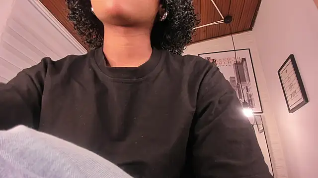 tylla  online show from 09-26-25, 03:54