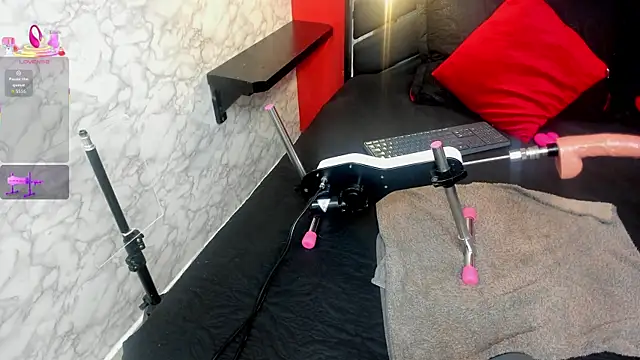 IVISBOUNCYASS online show from 12-17-25, 03:12