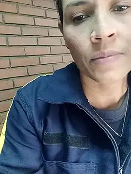 Snapshot of dulce_696 chatting on 10-14-25, 06:20 dulce 696 online show from 10-14-25, 06:20