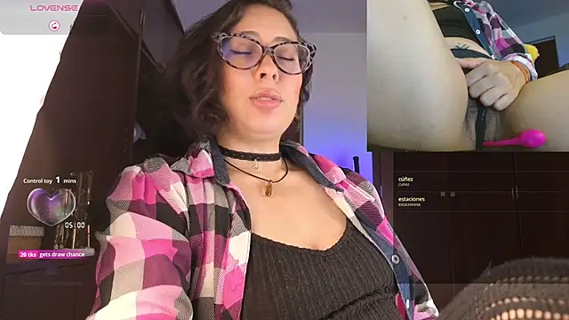 sophia dumont online show from 11-30-25, 11:09