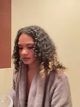 Snapshot of tastylolaaa chatting on 02-07-25, 10:29 tastylolaaa online show from 02-07-25, 10:29