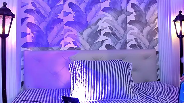 Sami Evanns online show from 10-24-25, 03:14