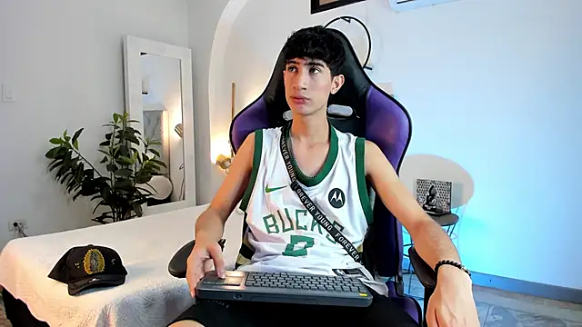 NovaaWheler online show from 02-12-25, 12:44