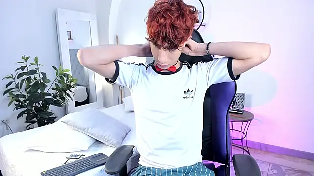 NovaaWheler online show from 02-21-25, 04:40