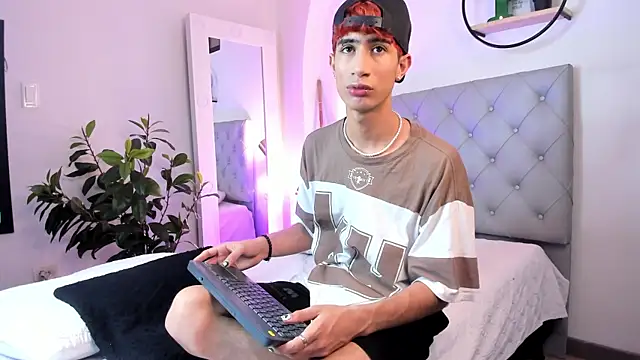 NovaaWheler online show from 03-11-25, 03:59