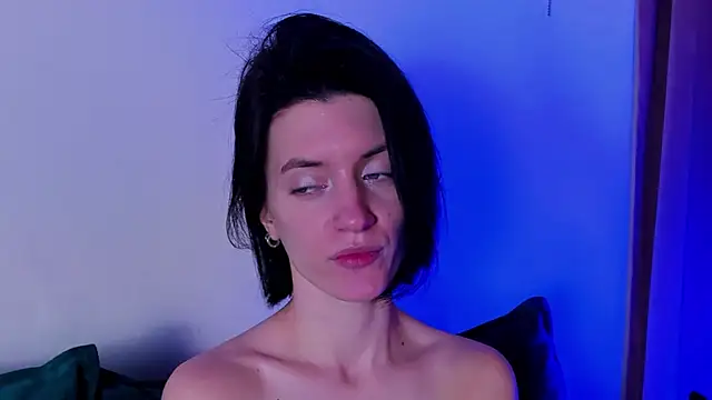 roxy riot  online show from 02-10-25, 07:47