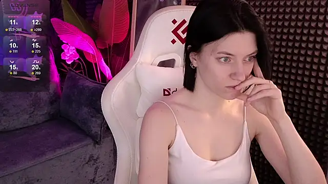 roxy riot  online show from 09-29-25, 01:33